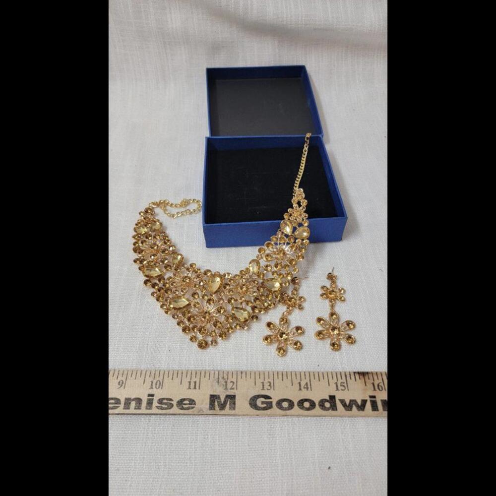 Gorgeous rhinestones necklace and earrings set AS IS B2